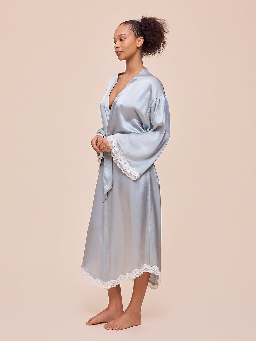 annabelle satin lace maxi robe annabelle satin lace maxi robe