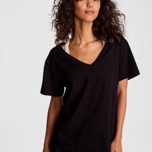 campus cotton™ v neck tee