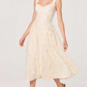 Витрина caerwyn dress