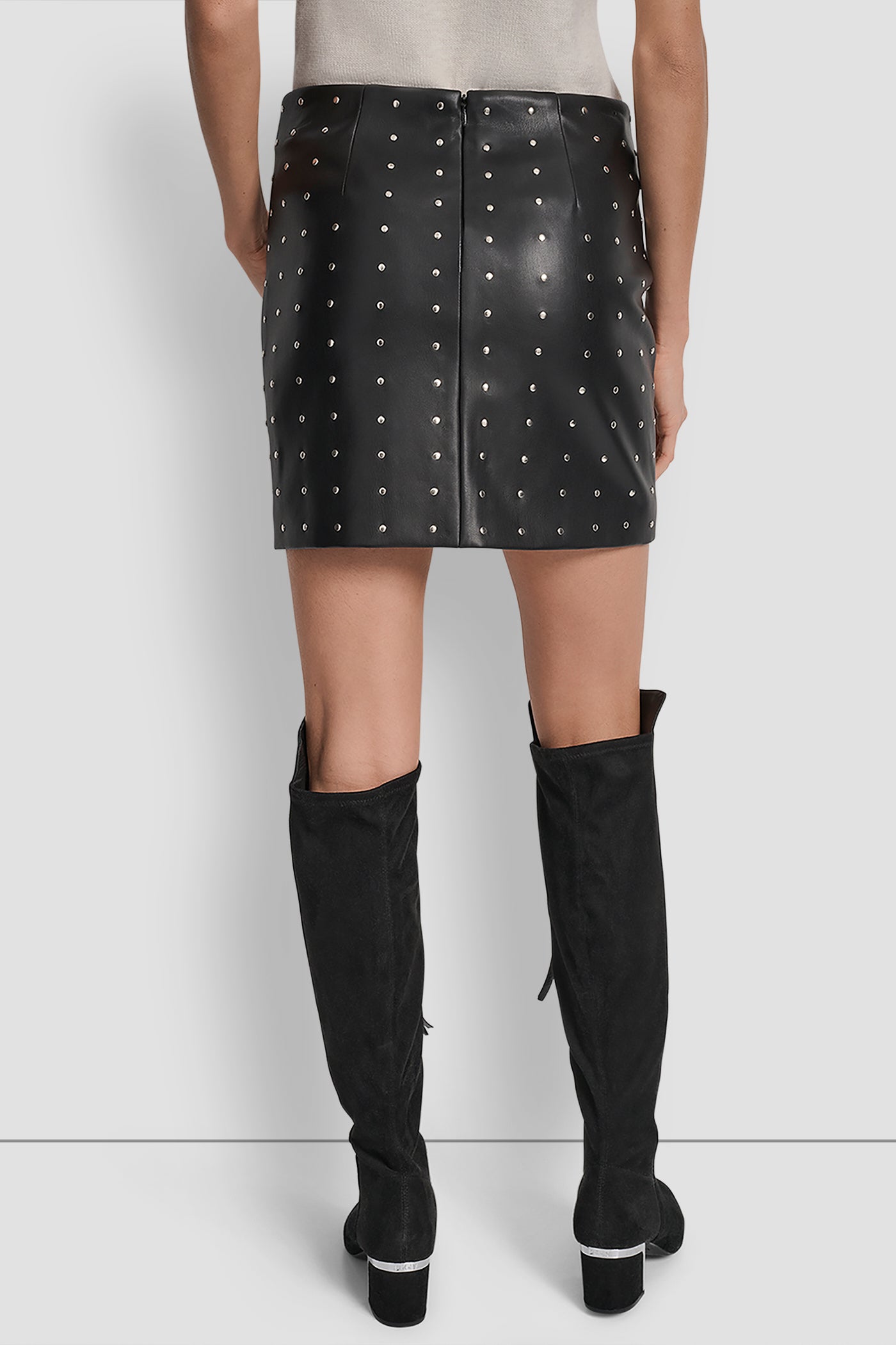 dknydj09925 28 dj5k9588 blk ba 1 dknydj09925 28 dj5k9588 blk ba 1