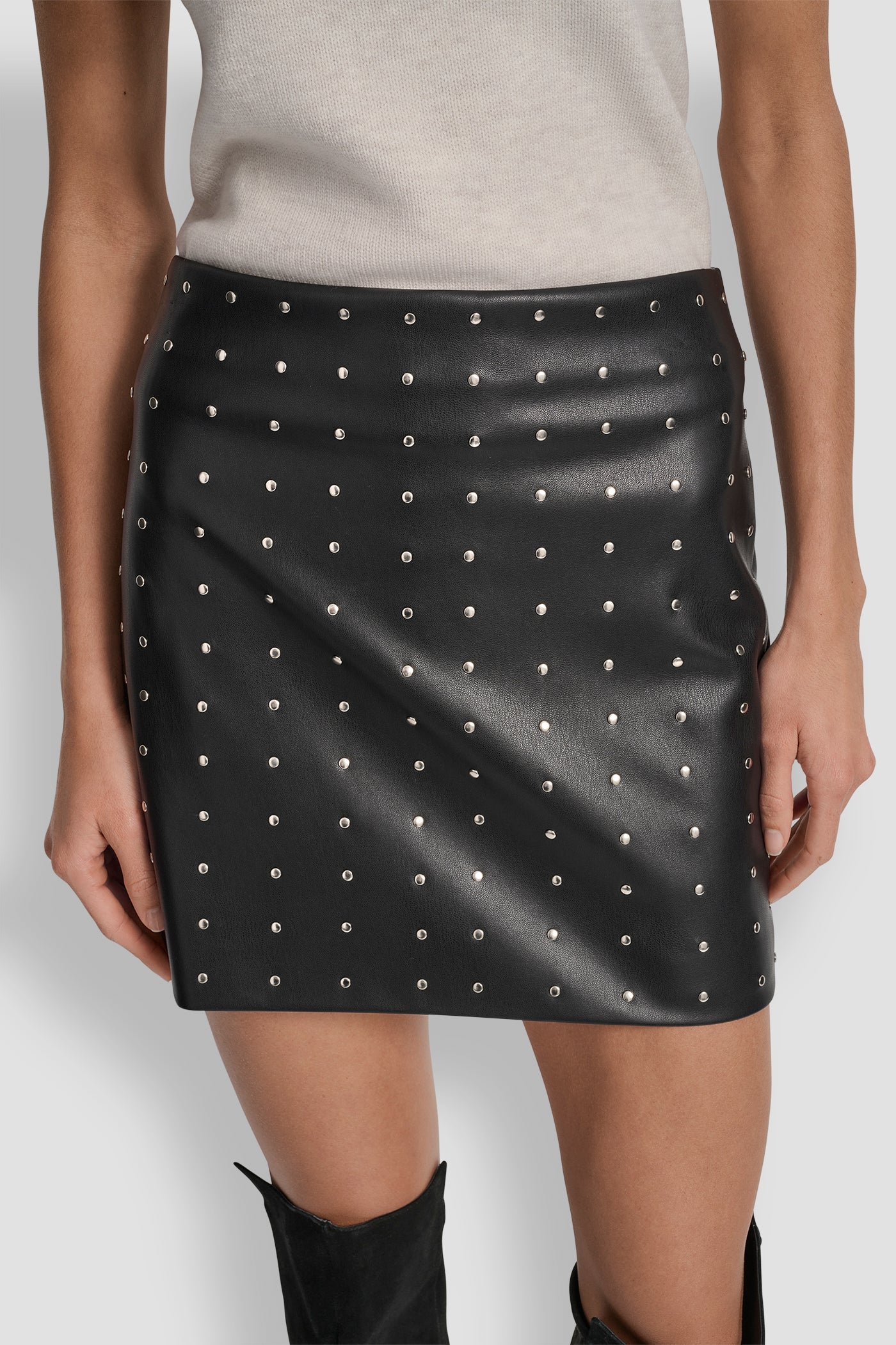 dknydj09925 28 dj5k9588 blk fc 1 dknydj09925 28 dj5k9588 blk fc 1