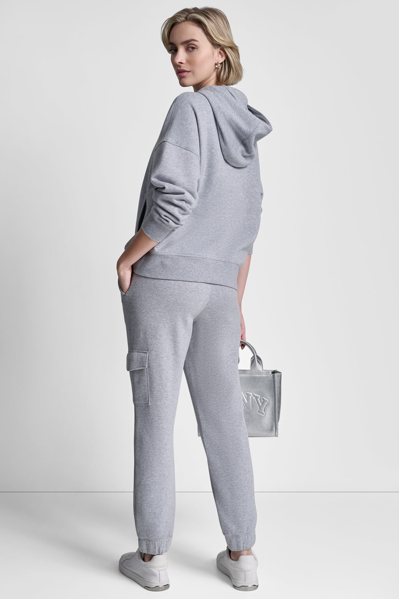 dknydp20725 10r dp6t1502 plg retaile 1 dknydp20725 10r dp6t1502 plg retaile 1