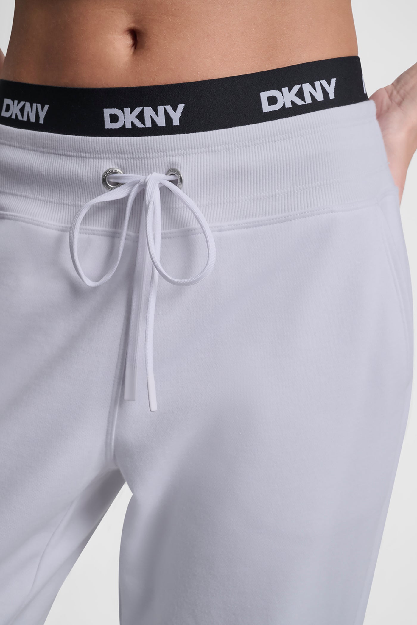 dknydp25025 11r dp6p3857 wht retailb dknydp25025 11r dp6p3857 wht retailb