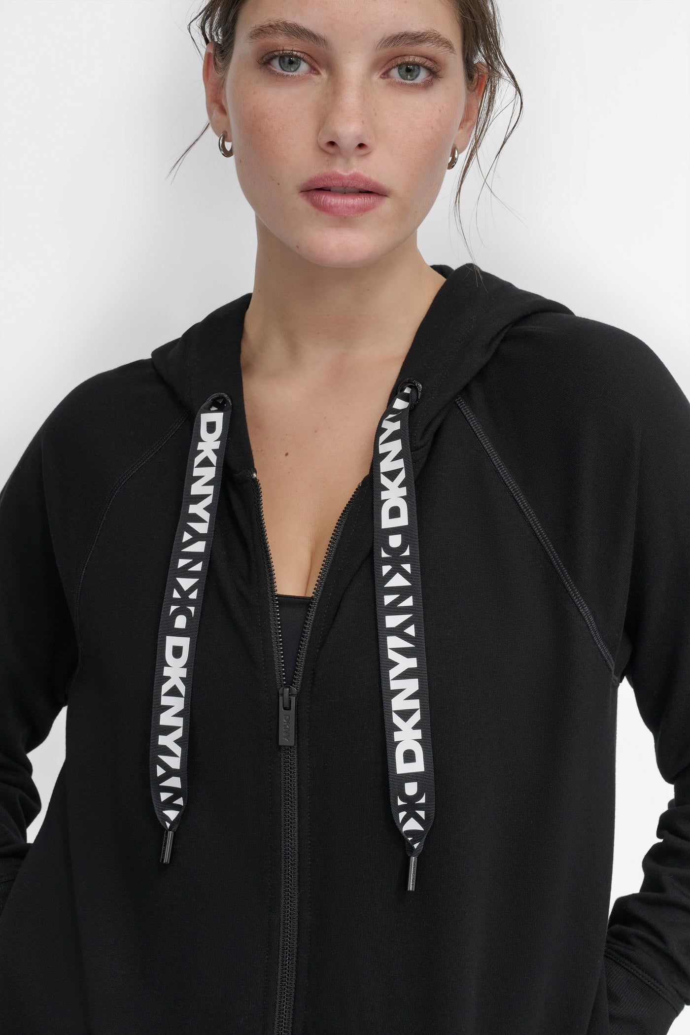 dknydp25324 6 dp5j9510 blk alt1 1 dknydp25324 6 dp5j9510 blk alt1 1