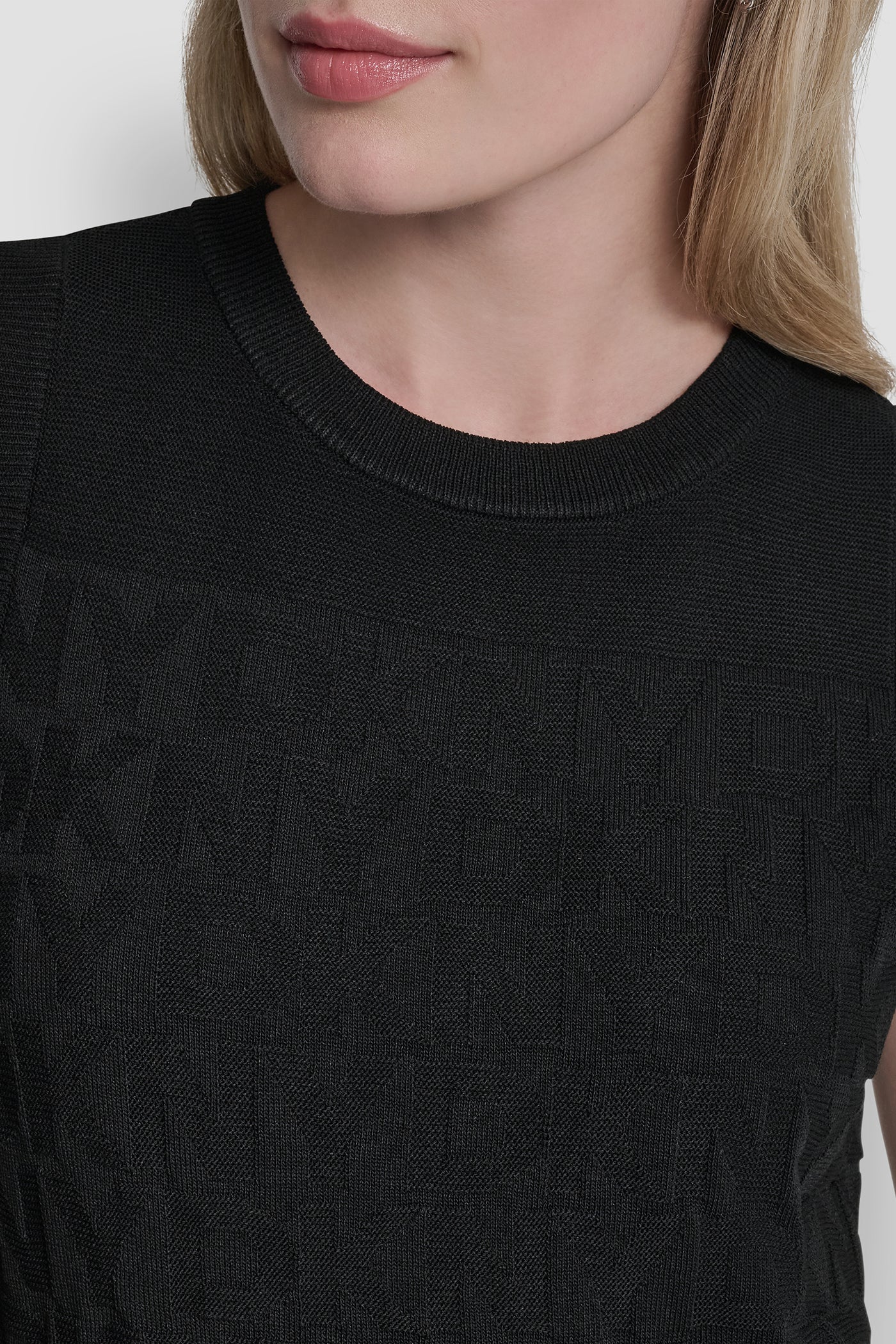dknydu25625 19 ua6trc11 blk alt3 dknydu25625 19 ua6trc11 blk alt3