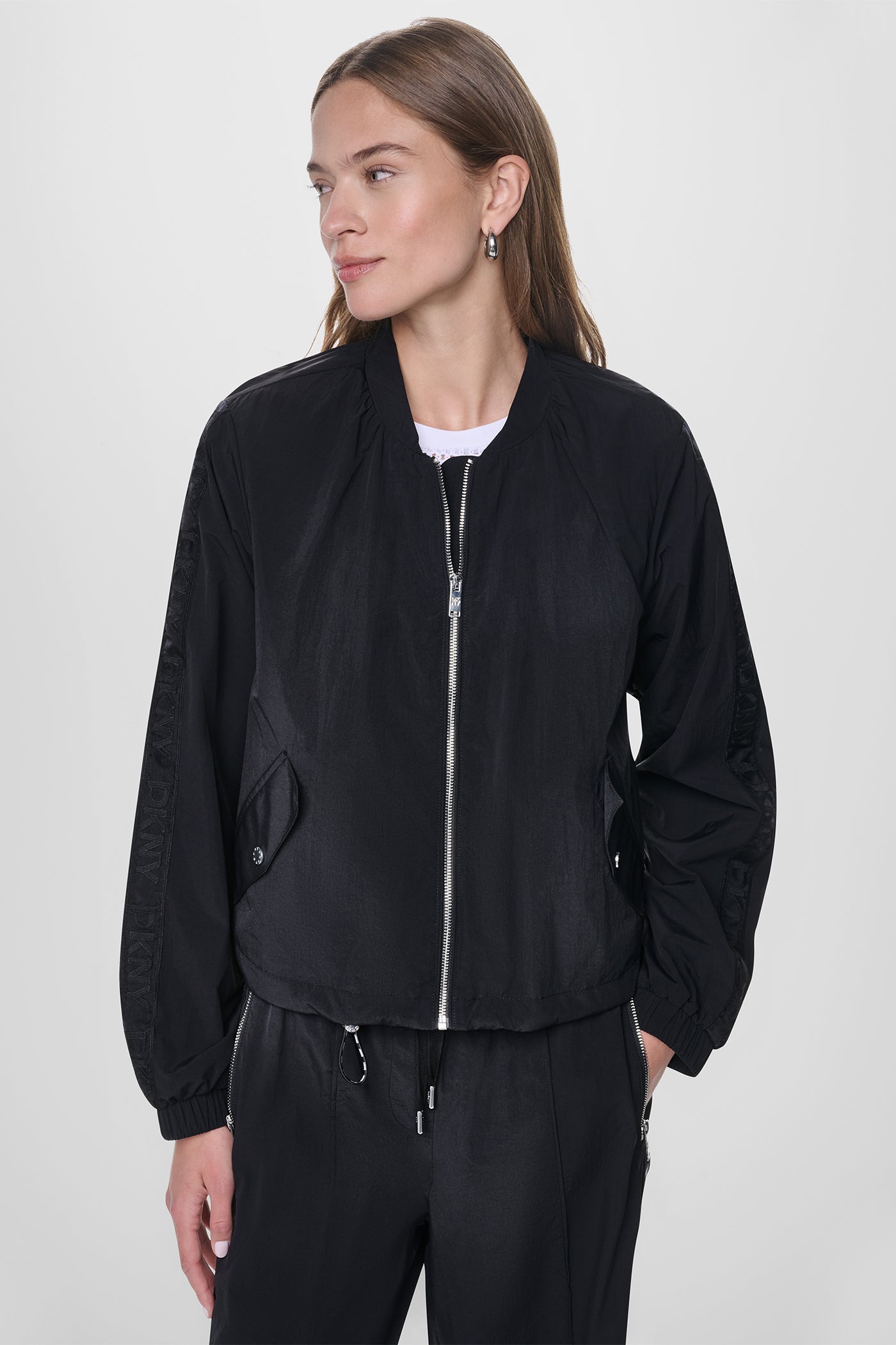 dknydw07126 25 p6dc1fa9 blk alt5 387f1427 7ca8 415d 93cc 4290fe735e09 dknydw07126 25 p6dc1fa9 blk alt5 387f1427 7ca8 415d 93cc 4290fe735e09