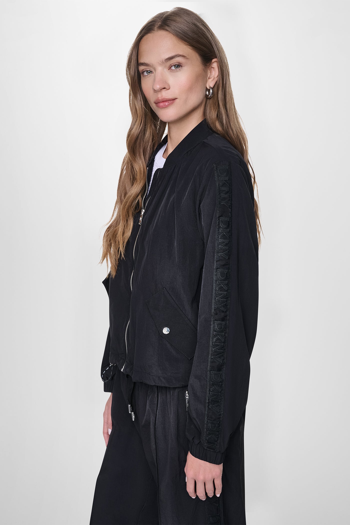 dknydw07126 25 p6dc1fa9 blk s 6a148753 194b 41e8 90ce a91dc7238c83 dknydw07126 25 p6dc1fa9 blk s 6a148753 194b 41e8 90ce a91dc7238c83