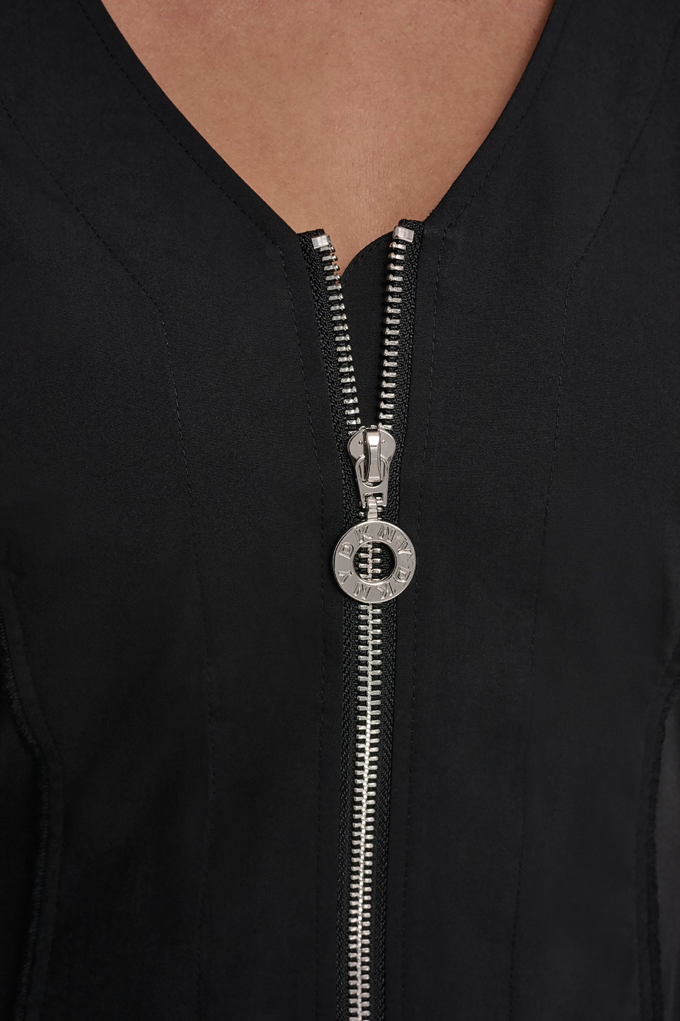 dknydw26525 30 p6ab0eh0 blk alt3 dknydw26525 30 p6ab0eh0 blk alt3