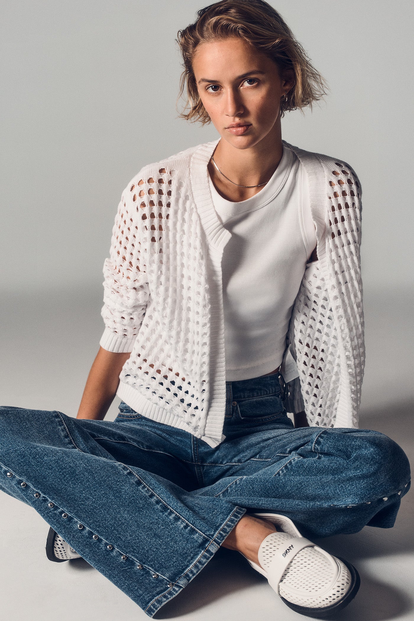 dkny sp26 editorial 40 1400x2100 c35969a4 fdb5 4114 a18a 86b506d0bfc8 dkny sp26 editorial 40 1400x2100 c35969a4 fdb5 4114 a18a 86b506d0bfc8