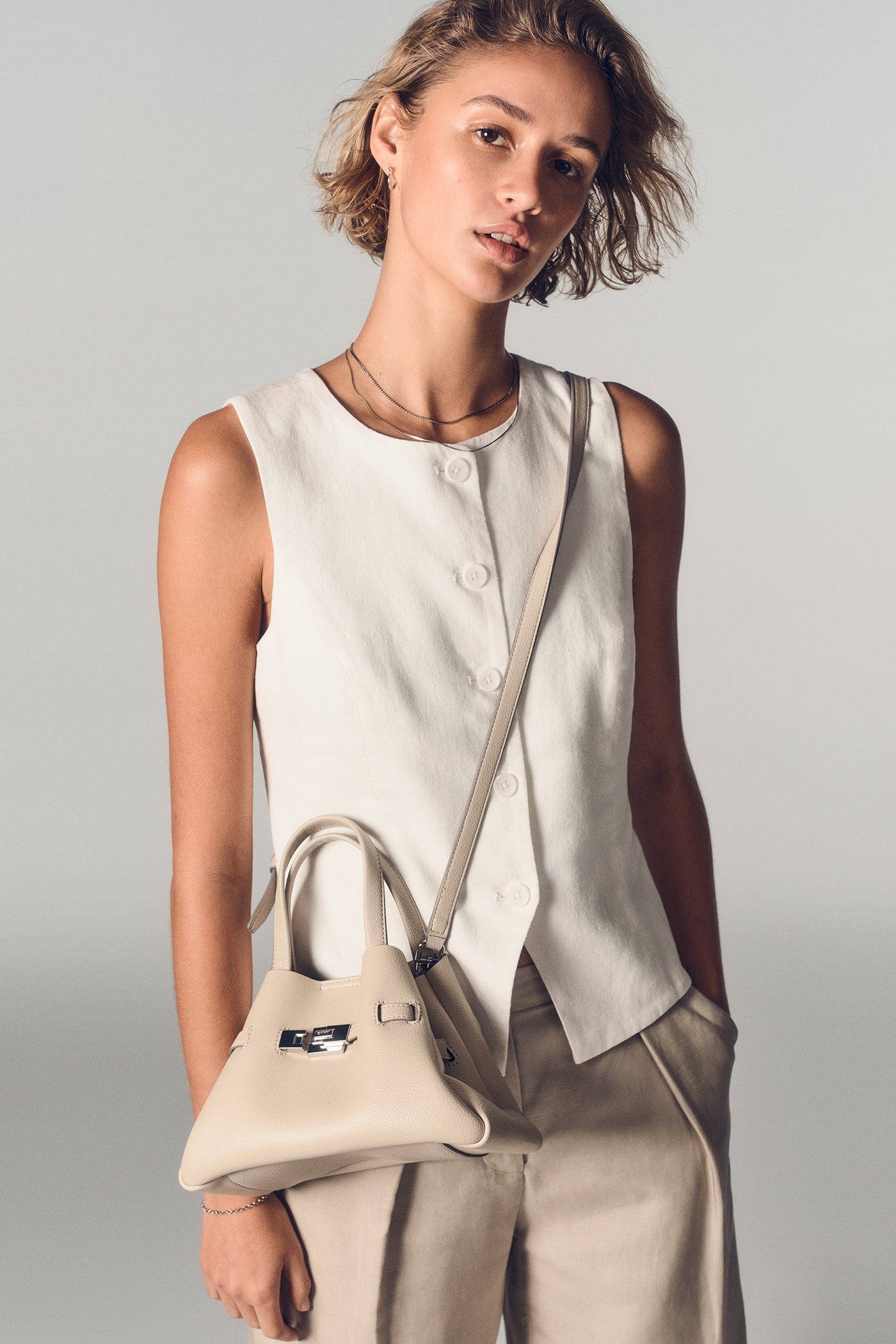 dkny sp26 editorial 59 c 1400x2100 bd8a4544 cf6e 470f 9181 2a37ca9e3206 dkny sp26 editorial 59 c 1400x2100 bd8a4544 cf6e 470f 9181 2a37ca9e3206