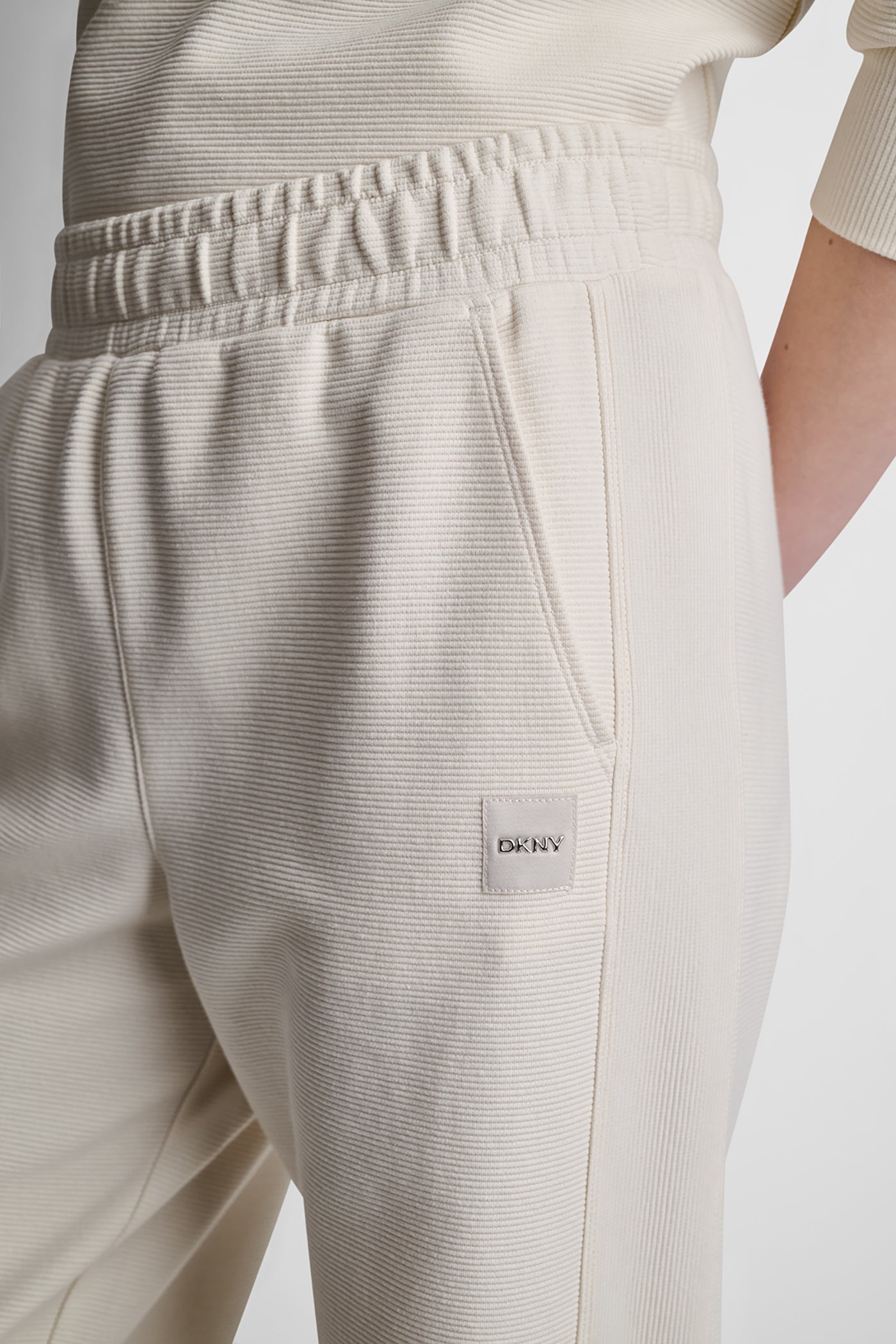 dknydp02526 10 dp6p3875 en2 alt2 dknydp02526 10 dp6p3875 en2 alt2