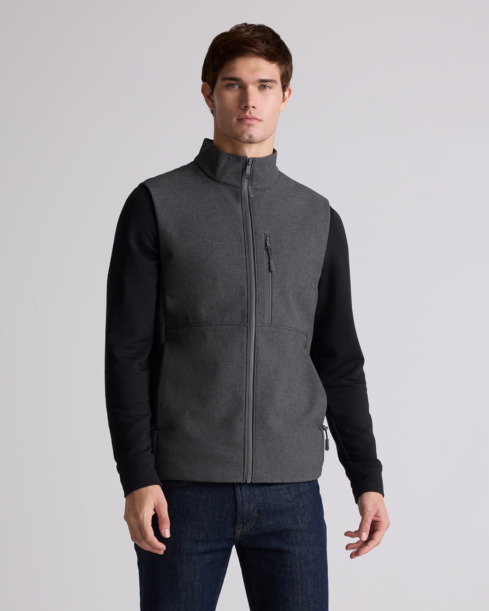Жилет softshell на флисовой подкладке с молнией во всю длину Жилет softshell на флисовой подкладке с молнией во всю длину