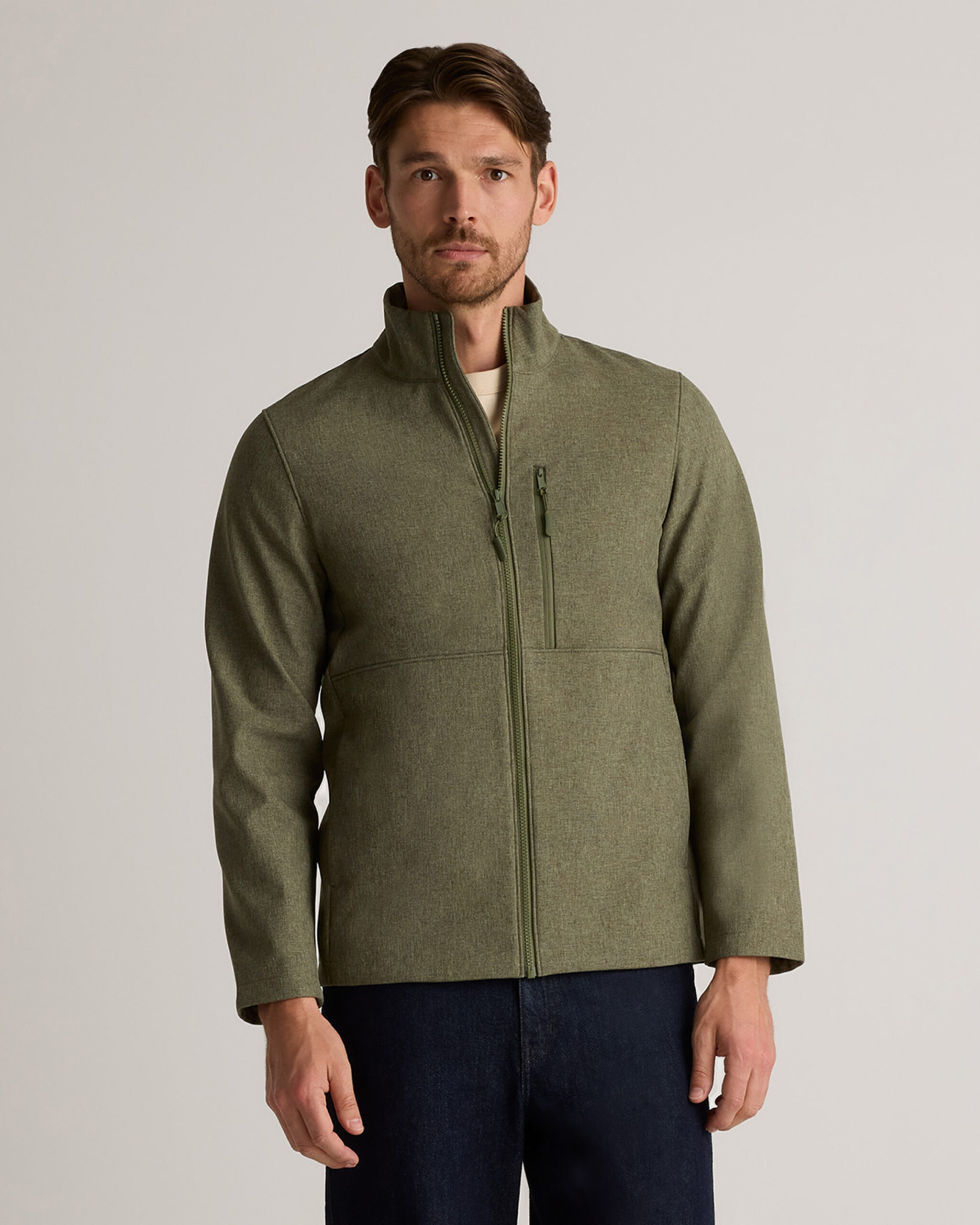 Куртка softshell на молнии во всю длину на флисовой подкладке Куртка softshell на молнии во всю длину на флисовой подкладке