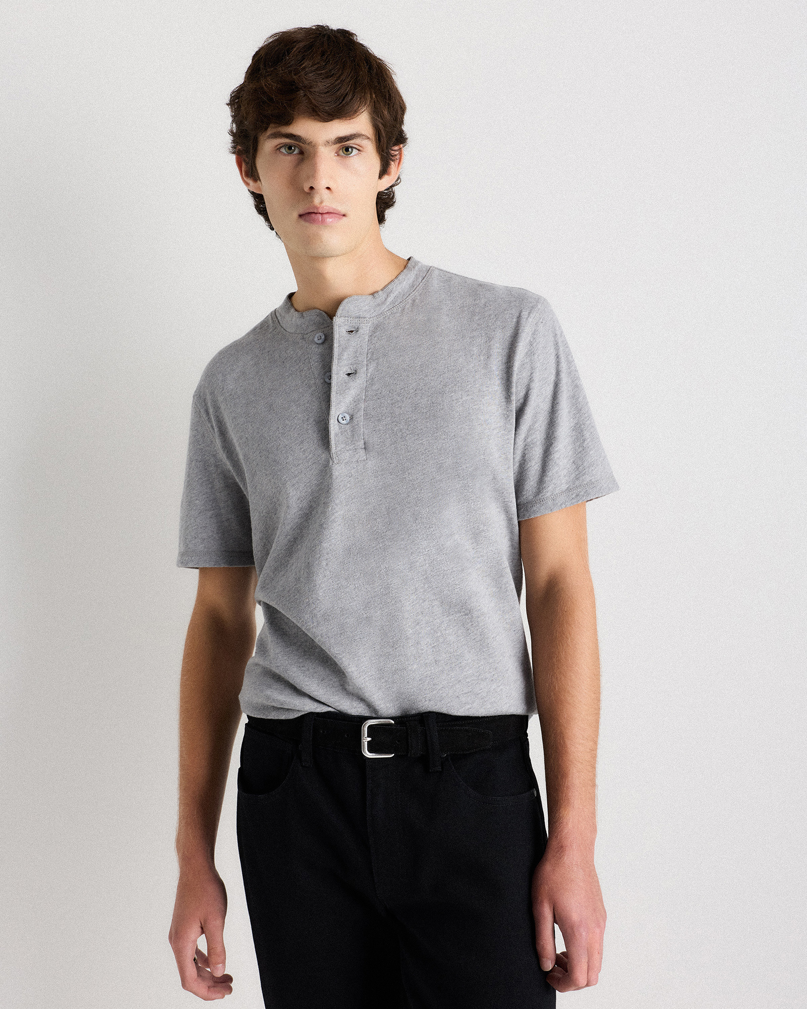 Футболка henley slub из 100 % органического хлопка Футболка henley slub из 100 % органического хлопка