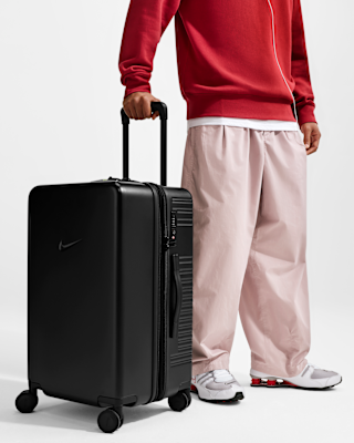 nike medium checked luggage 26 дюймовый жесткий корпус (96 л) nike medium checked luggage 26 дюймовый жесткий корпус (96 л)
