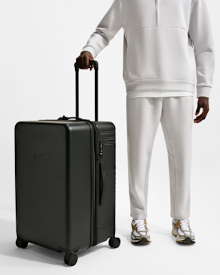 nike large checked luggage 29 дюймовый жесткий корпус (143 л) nike large checked luggage 29 дюймовый жесткий корпус (143 л)