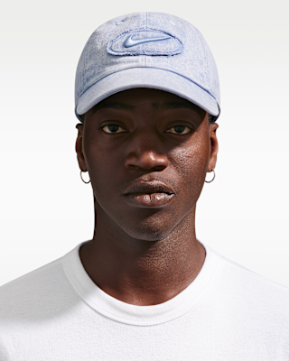nike club Кепка из неструктурированного денима с нашивками nike club Кепка из неструктурированного денима с нашивками