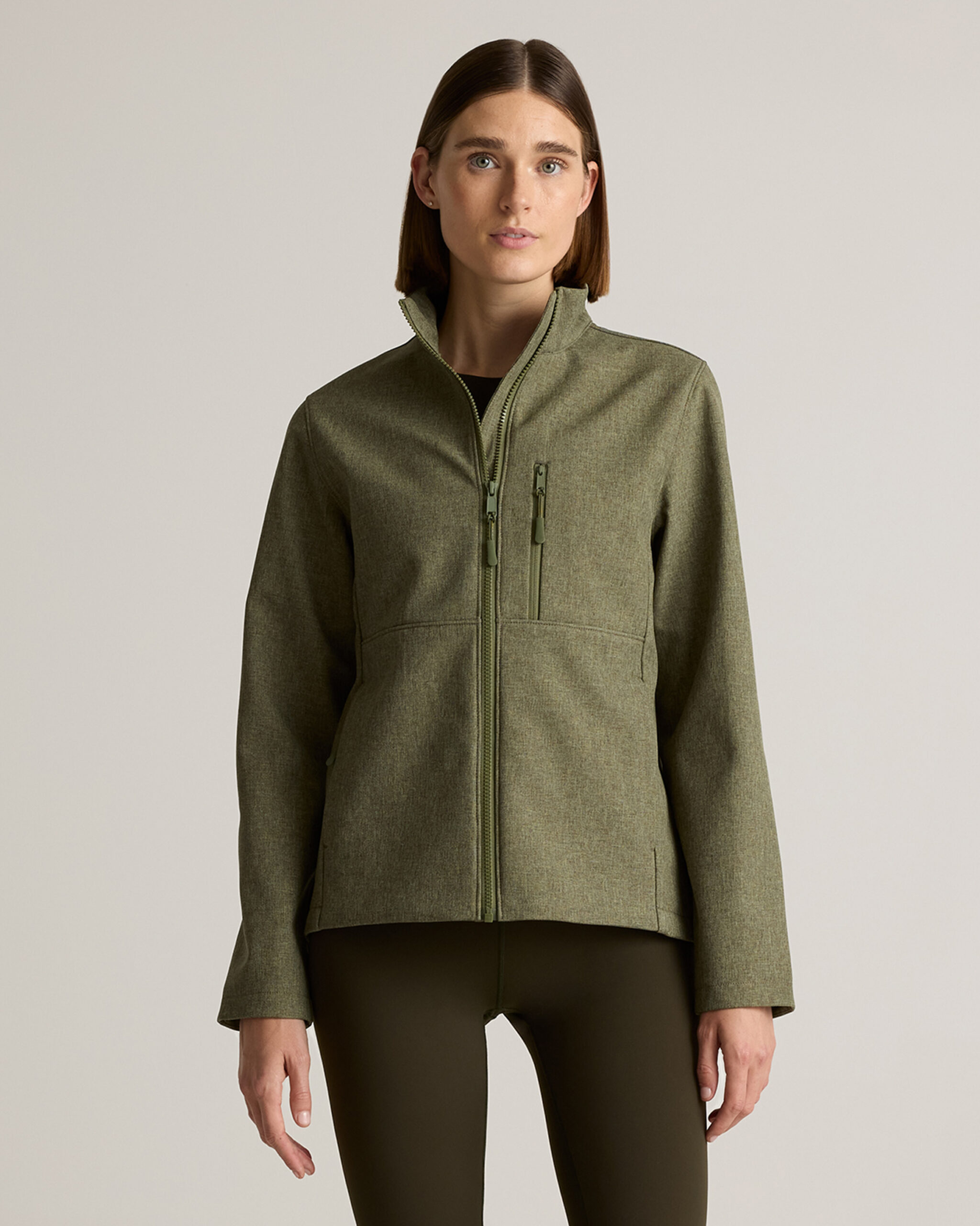 Куртка softshell на молнии во всю длину на флисовой подкладке Куртка softshell на молнии во всю длину на флисовой подкладке
