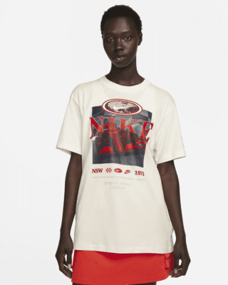 nike sportswear essential Женская футболка Американа nike sportswear essential Женская футболка Американа