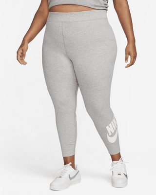 nike sportswear classics Женские леггинсы с завышенной талией и рисунком (большие размеры) nike sportswear classics Женские леггинсы с завышенной талией и рисунком (большие размеры)