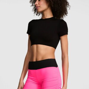 Витрина pink relay™ ruched bun shorts