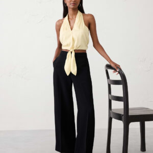Витрина silky tie front top