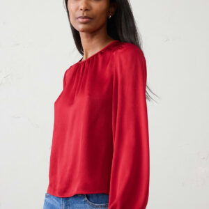 volume sleeve top