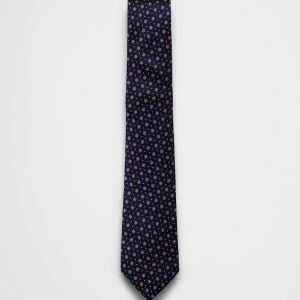 Home seasonal tie