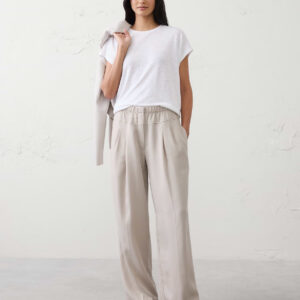 straight leg mid rise tencel pleated pant
