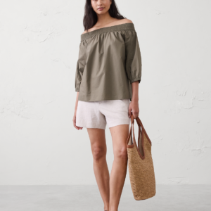 Витрина off shoulder smocked top