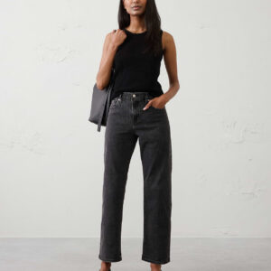 straight leg mid rise jean