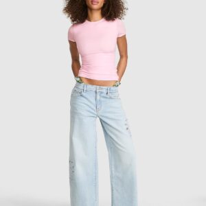 pink base stretch™ short sleeve tee