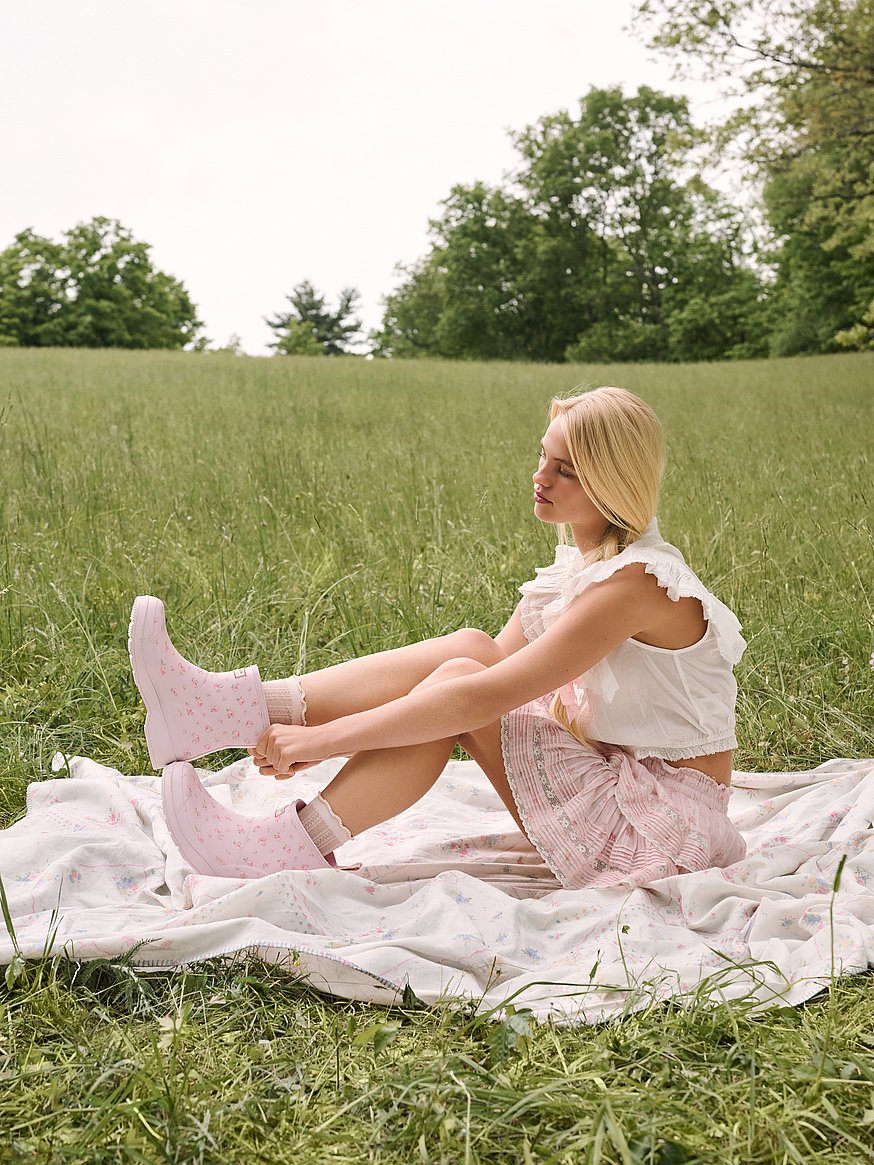 hunter x loveshackfancy play short scoop boots hunter x loveshackfancy play short scoop boots