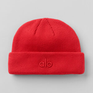 Примечательная beanie