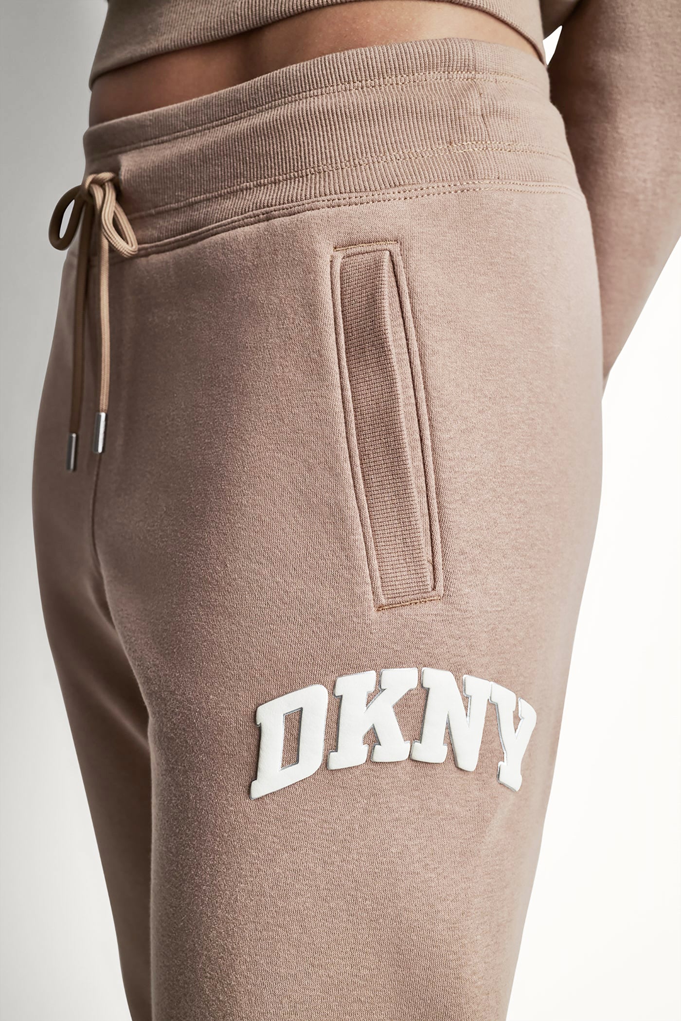 dknydp02126 16 dp6p3896 d53 alt2 3f371936 25cf 439e 8f52 1f33a73b3542 dknydp02126 16 dp6p3896 d53 alt2 3f371936 25cf 439e 8f52 1f33a73b3542
