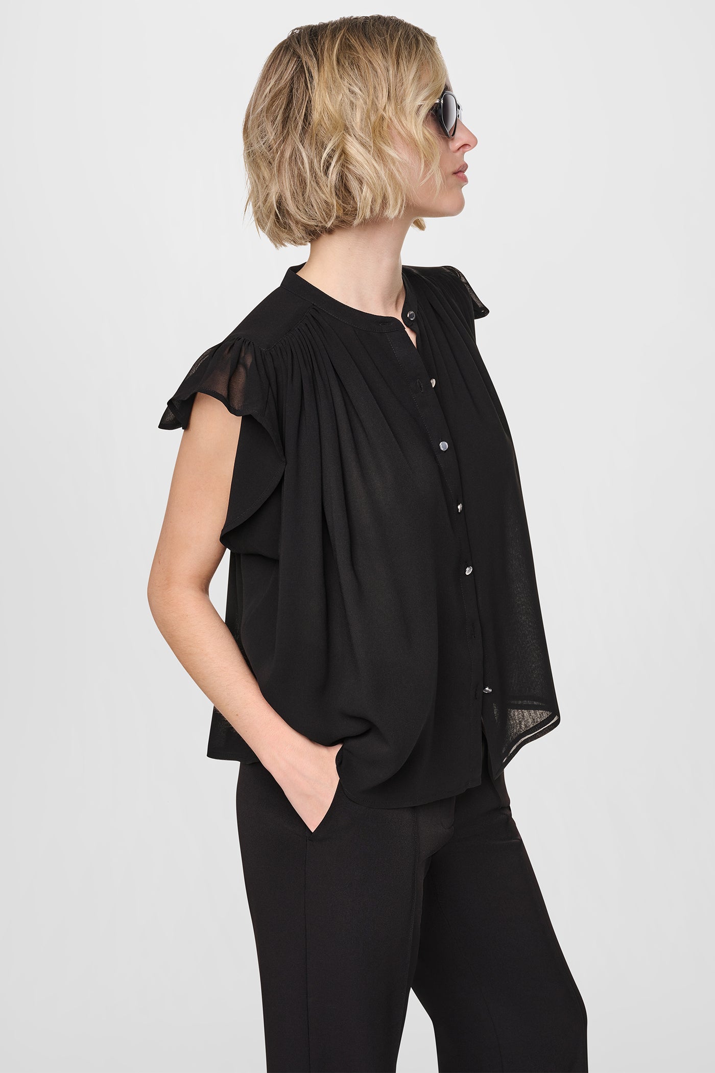 dknydu07926 20r ue6ti639 blk retailb a5a89592 e024 4fb0 9173 067e1609aed6 dknydu07926 20r ue6ti639 blk retailb a5a89592 e024 4fb0 9173 067e1609aed6