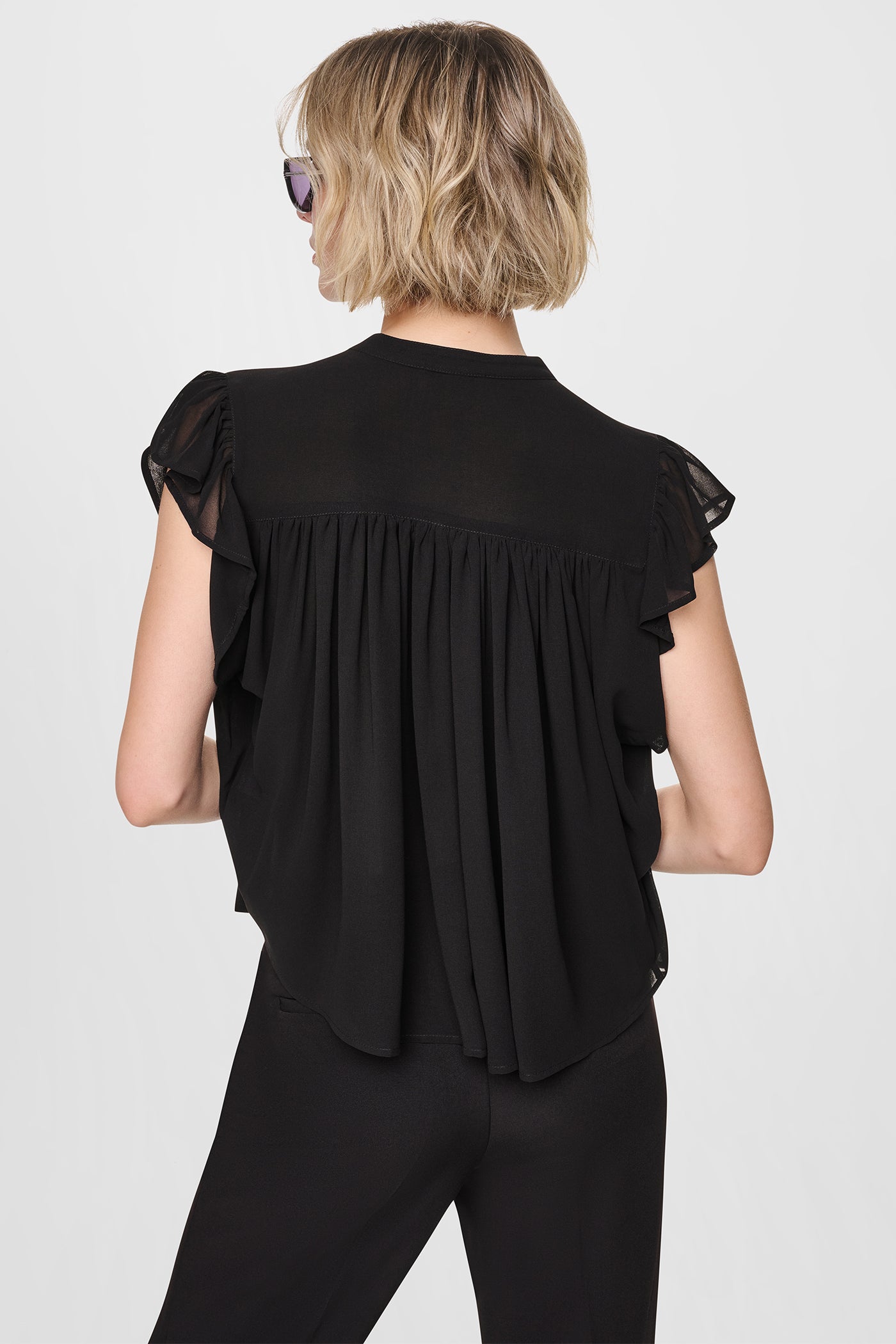 dknydu07926 20r ue6ti639 blk retailc eb689841 3d70 488b 868f 9a215c7d74f8 dknydu07926 20r ue6ti639 blk retailc eb689841 3d70 488b 868f 9a215c7d74f8