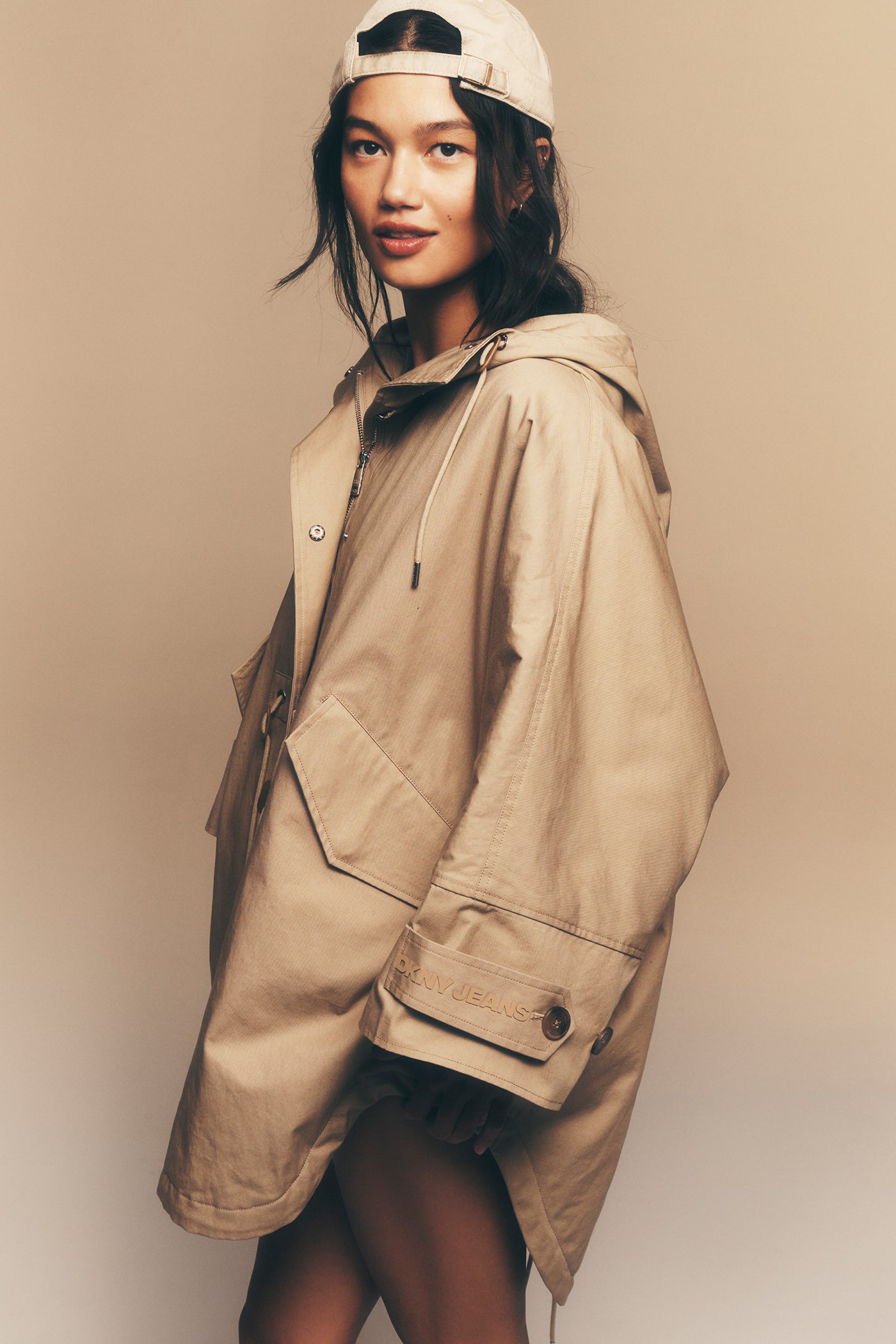 dkny su26 editorial 74 1400x2100 7c62fa21 22bb 4fe3 8f91 5a08393426a6 dkny su26 editorial 74 1400x2100 7c62fa21 22bb 4fe3 8f91 5a08393426a6