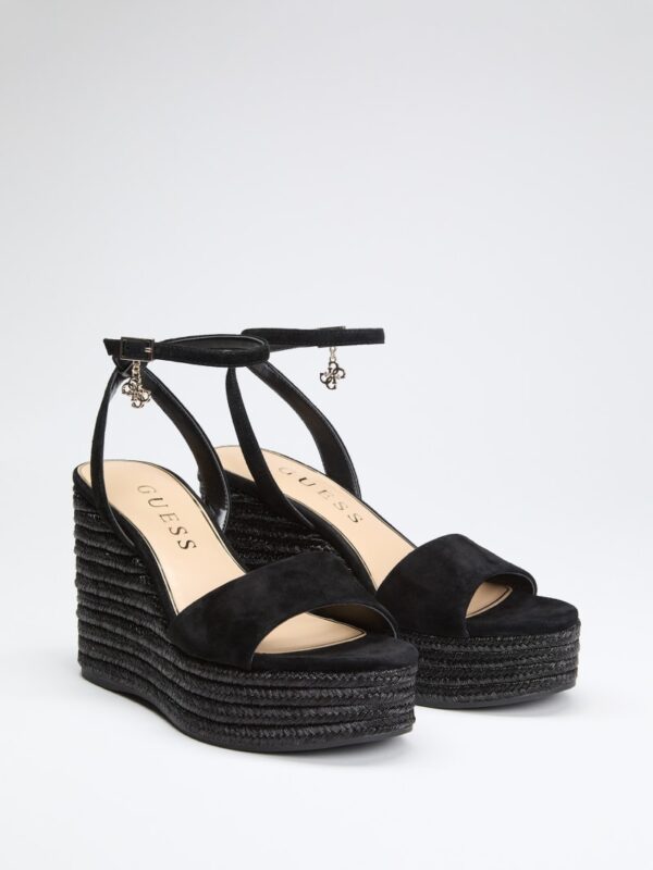 everly charm wedge