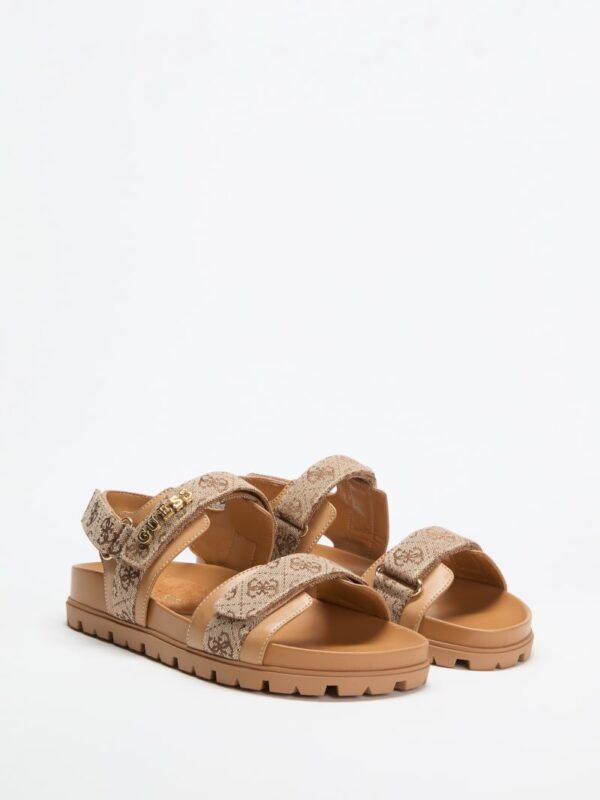 4g logo sandals