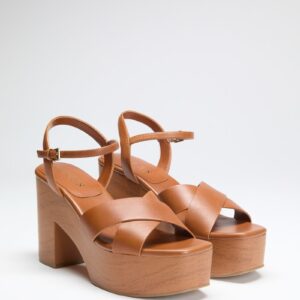 qeelin faux leather sandals