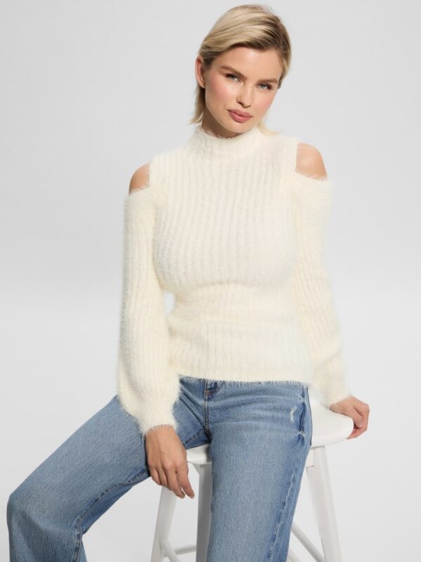 takara fuzzy sweater