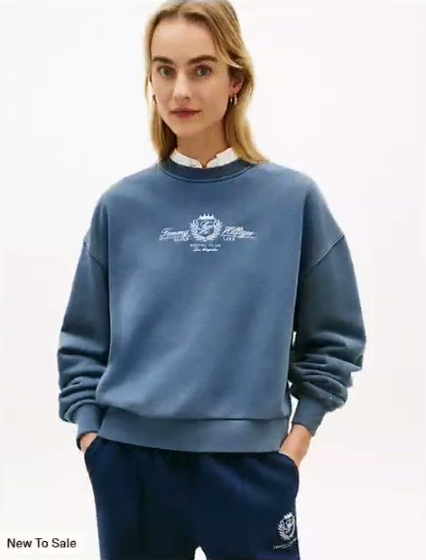 embroidered club crest logo sweatshirt