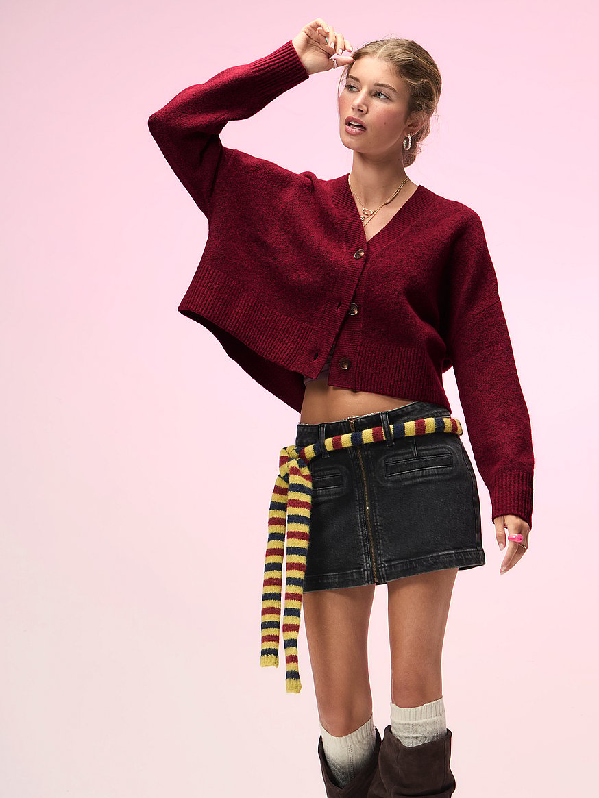 comfy girl cropped v neck cardigan comfy girl cropped v neck cardigan