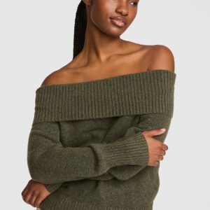 comfy girl oﬀ the shoulder foldover sweater