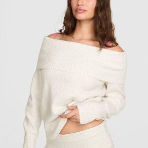 comfy girl oﬀ the shoulder foldover sweater