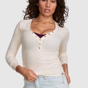 waﬄe snap long sleeve henley top