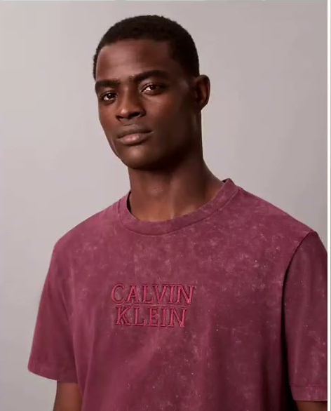 powder wash crewneck tee
