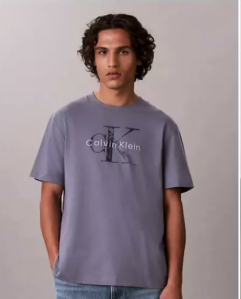 distressed monologo graphic tee