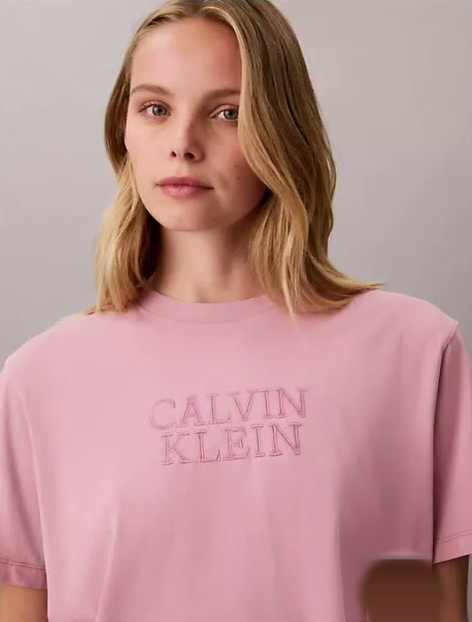 boxy graphic logo tee
